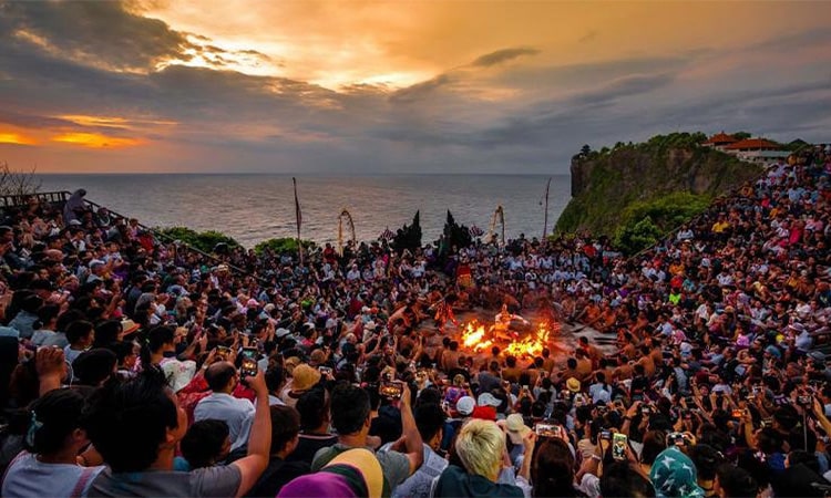 5 Rekomendasi Tempat Nonton Tari Kecak di Bali