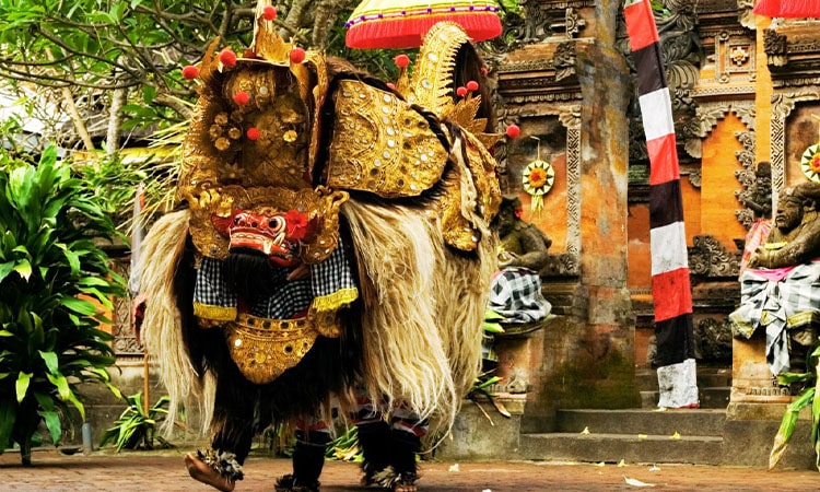 5 Rekomendasi Tempat Nonton Tari Kecak di Bali