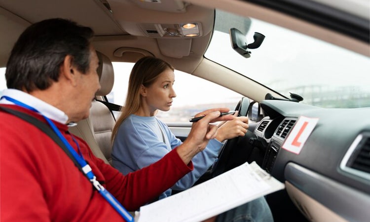 Panduan Lengkap Asuransi Mobil: Kendaraan dan Finansial